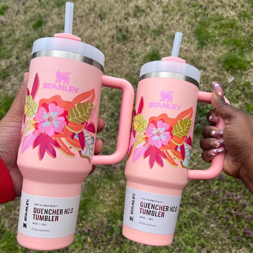 NWT Stanley Mother’s Day Peach Tumbler 30oz